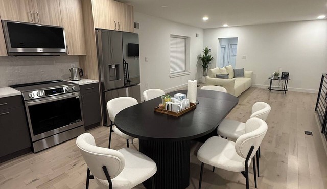 3-Beds South Philadelphia Gem Near Center City, Stadiums & Philadelphia Airport
