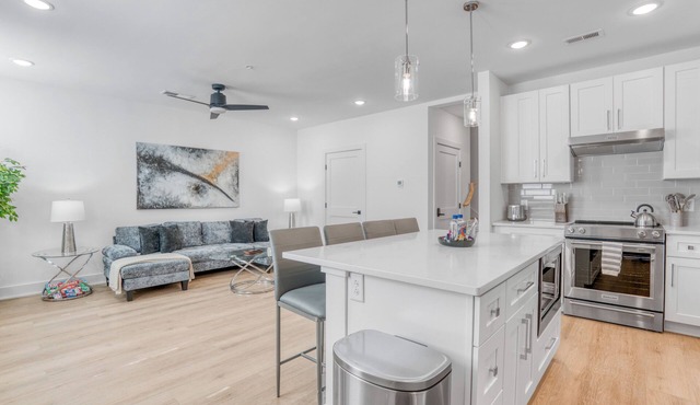3-BR Home in fabulous Charlotte with AC, WiFi