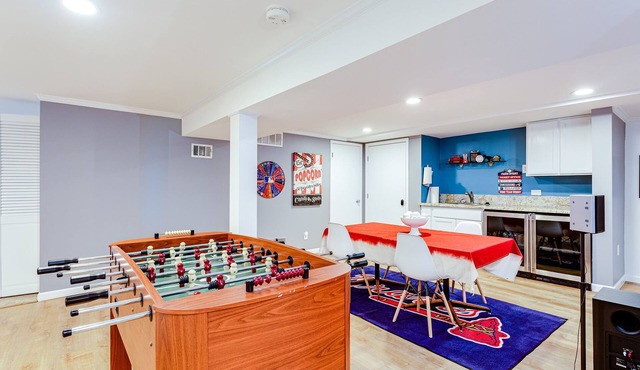 3000 sq feet house- Braves, Coke, Barbie Themed Rooms next to Truist Park