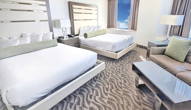30th Floor Ocean Front Lux Condo
