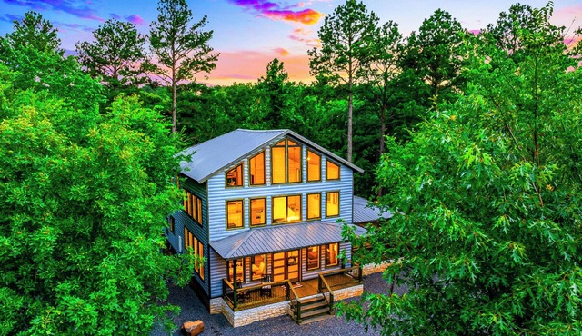 3BR Forest Hideaway! Playset, Pool Table, Foosball in Broken Bow