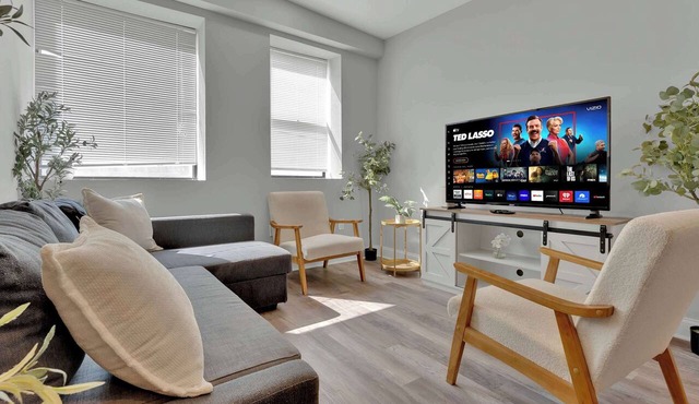 3BR Modern Retreat Sleeps 10 by Independence Hall