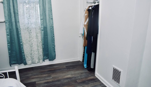 3BR Philly townhome w/AC near World Cup, action, dining, bars and transit!