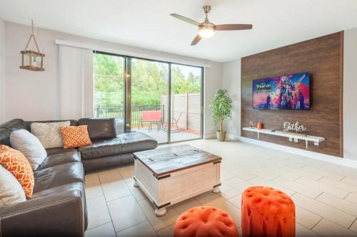 3BR Resort Pool Jacuzzi Minutes to Disney 4730