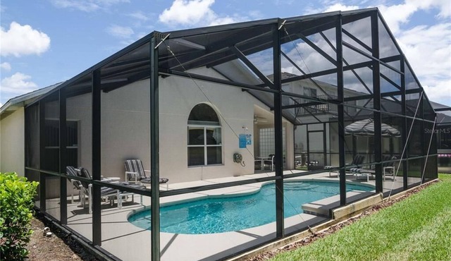 4 bed/3 bath pool villa, gated community, well located.
