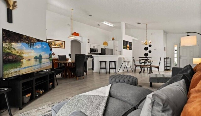 4 Bedrooms/3 Bathrooms/Terra Verde (210HB)