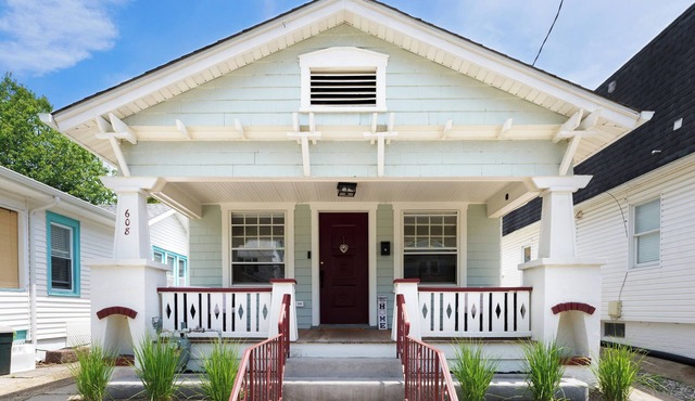4 blocks to ocean. Remodeled, Lovely 3-bedrm wAC for a Calming Beach Experience