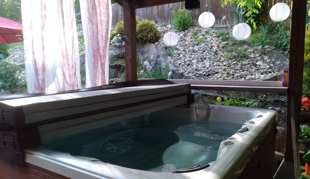 4 br/2full bath. Always flexible check-in, with late check-out. HOT TUB