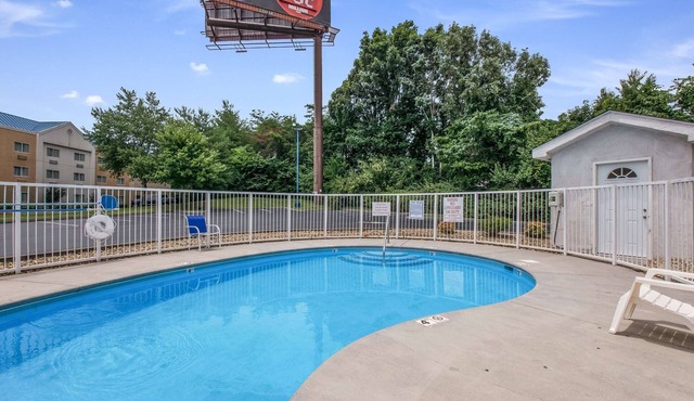 4 Family-Friendly Rooms w/Seasonal Pool | Pet-Friendly, Free Parking