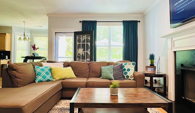 4 King Beds`Stylish & Spacious Home near ATL Airport`Selfie Ops`FIFA Ready