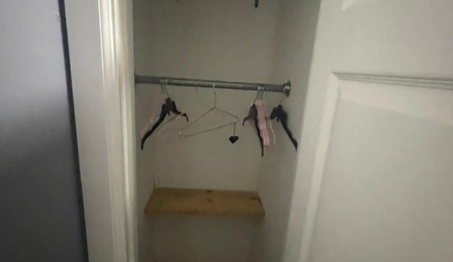 400 sq ft Quiet Private Area