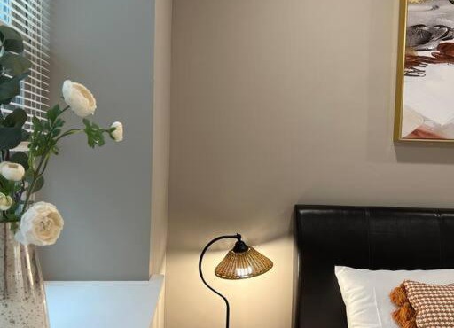 405 Spacious and superior 1BDR APT in center city