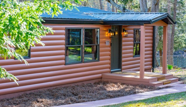 47% OFF! WOW! Lakefront Cabin at Lake Hartwell