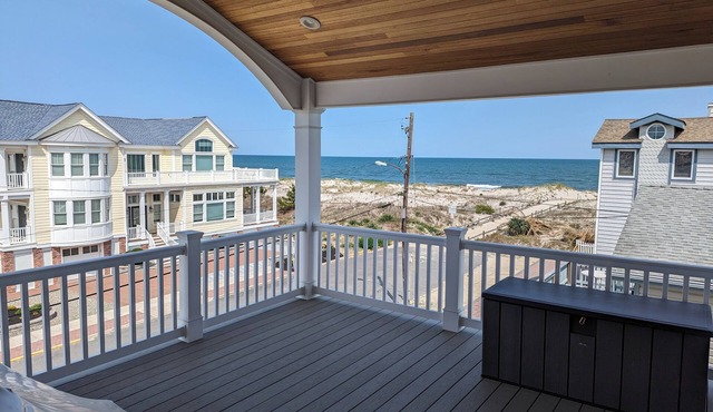 5 bedroom, 4.5 bath townhome that sleeps 12