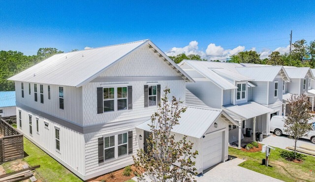 5 bedroom home on sound side