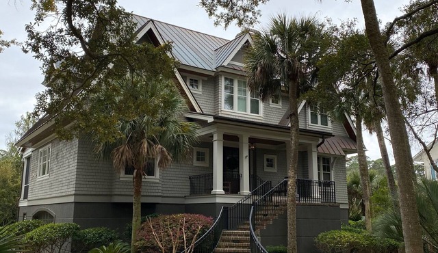 5 Bedroom Luxury Home, Pool, one block over to beach path, 8 minute walk