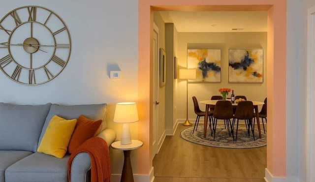 5 Beds 1500 Sq ft Walkable Kitchen 1 and a half Bath