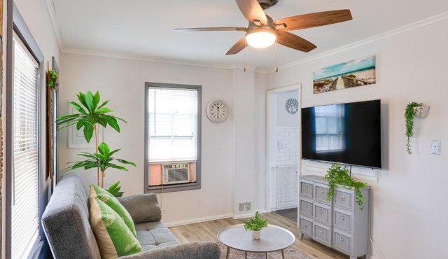 5 Blocks to Beach: Apt w/Balcony in Ocean Grove!