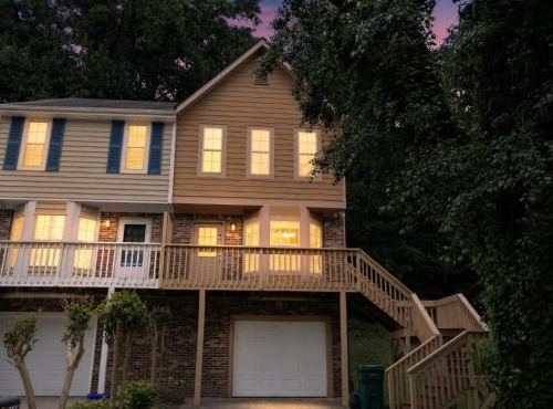 5124 Laurel Bridge Ct SE, Smyrna, GA 30082