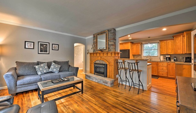 6 Mi to Downtown Charlotte! Charming Home w/Patio