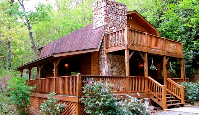 6 Secluded Acres/Hot Tub/Fire Pit/Wood Fireplace/Pool Table/Hammock/Pets OK