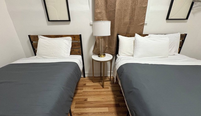 7-Bed: Upper West Side Near Central Park & Museums, Ideal for Groups & Families