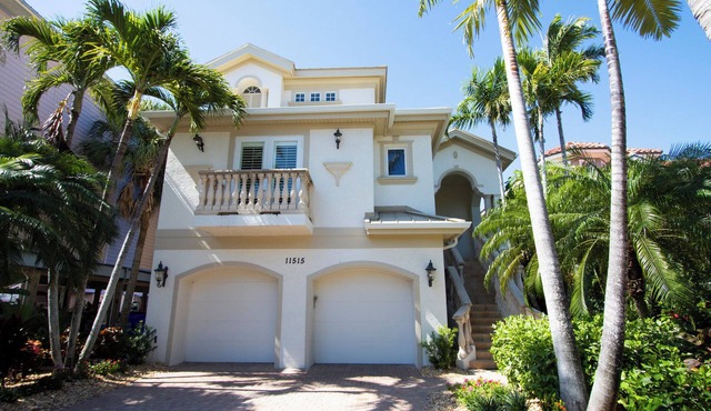 7 Bedroom, Mediterranean Home just 500 Feet Away from the Beach! Belle Bellini