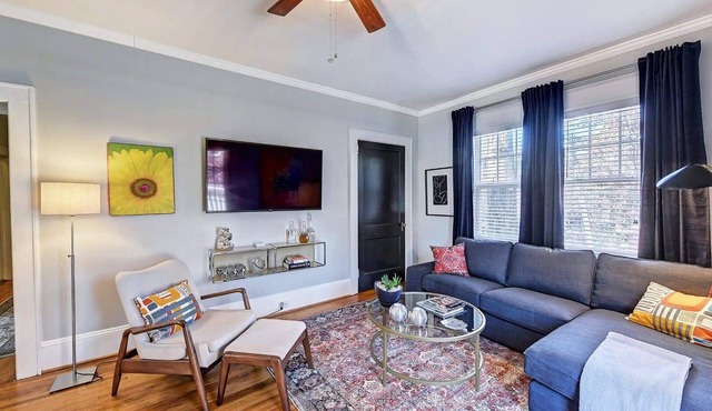 800 Magnolia: 2 Units, Chic 4BR w/Porch