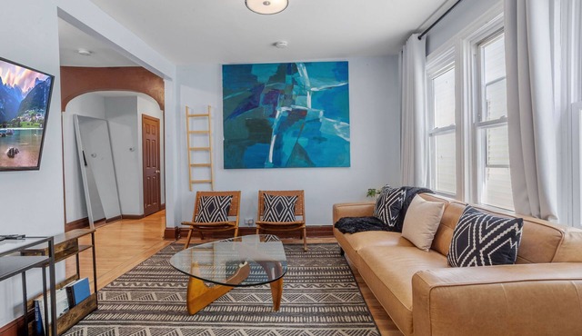 9 BR/14 Beds+Game room+Central Location