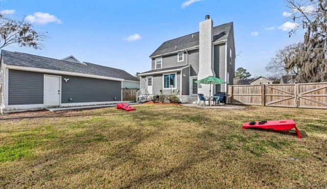 A Charleston Holiday at The Mossy Oak House