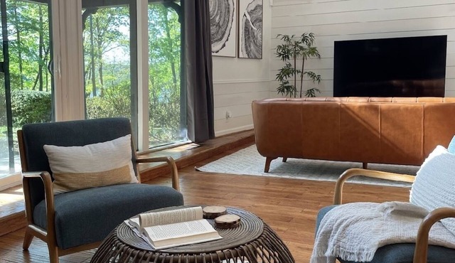 A-Cozy Retreat: Lake House. Jacuzzi.