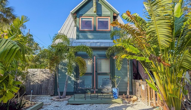 A-Frame Canopy Suite Near Gulfport Beach