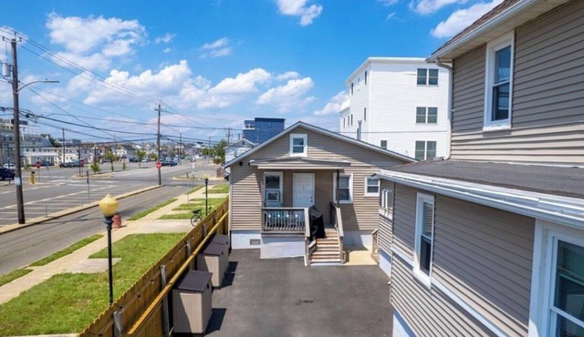 A Little Slice of Seaside Heights Charm — Comfortable 2-Bedroom Cottage Getaway