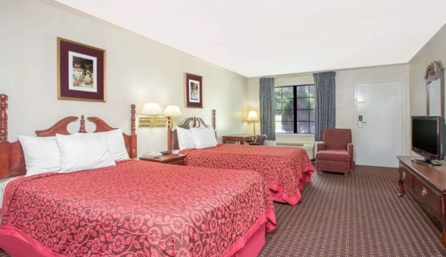 A Red Dot Inn Milledgeville