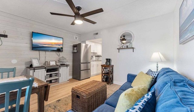 A Shore Thing: Modern 1 Bedroom Condo