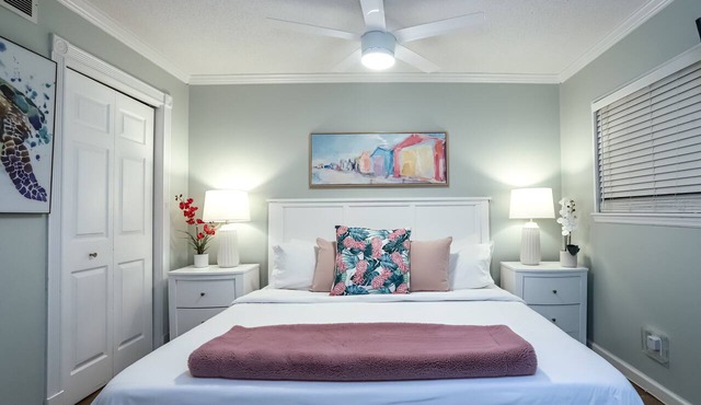 Adorable 1BR/1BA Condo by Beach Savannah Beach & Racquet Club