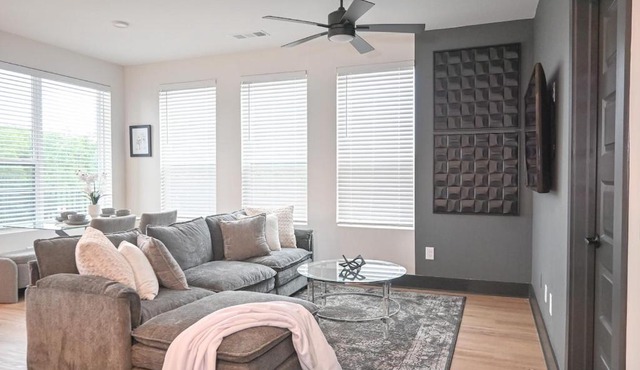 Alease Luxe Retreat Luxury 2BR Sleeps 4