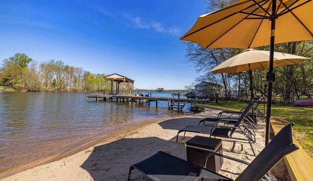 Amber Sunset | Lakefront on Lake Anna | Dock, Hot Tub, Game Room | 4BR