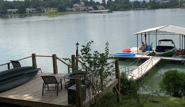 Apartment on Lake Front property- deep water pontoon/boat slip and swimming dock