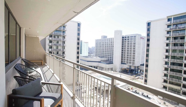 Apt Steps Away From Crystal City Metro Station