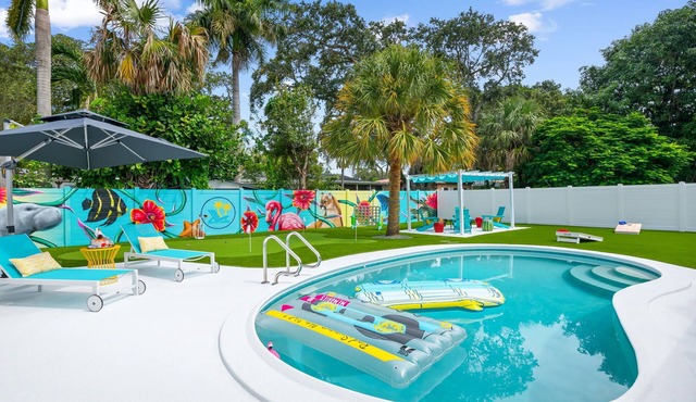 AskMeFor25%OffJuneSpecial FIFA20Mins Pool MiniGolf FLL CruisePort PetFriendly