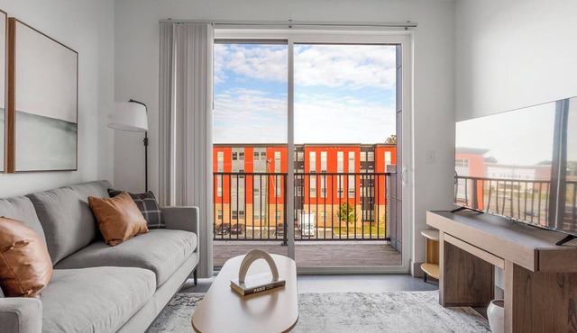 Barsala l Spacious 2BD with fitness center & sparkling pool