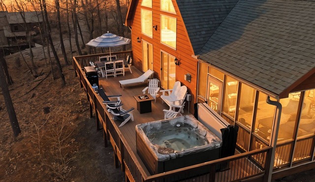 "Base Camp" - Private Hot Tub | Firepit | Views | Spacious