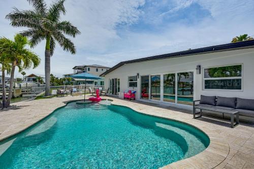 Bayfront Gem w/Pool & Dock in Redington Beach!