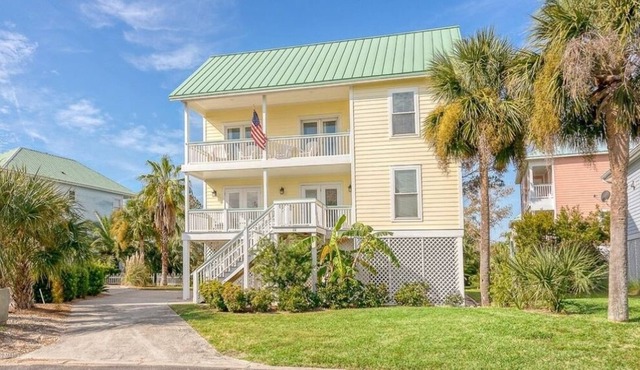 Beach Access at end of driveway, all Harbor Island Amenities