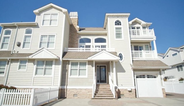Beach Block Home Steps to the Beach & Promenade!