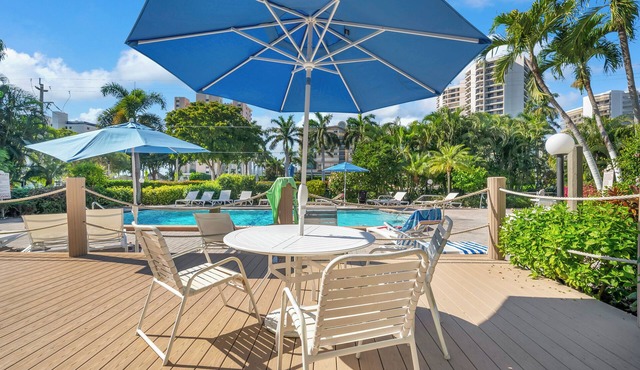 Beach Club Condo - Private Beach Access + Pool