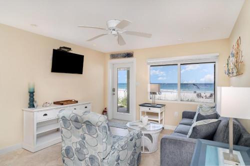 Beach Front Villa - Right On The Beach!