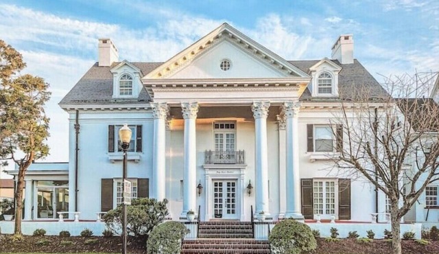 BEACHBLOCK Mansion 9BD, 5BTH+2HLF BTH IN AC NEAR VENTNOR with Hot Tub