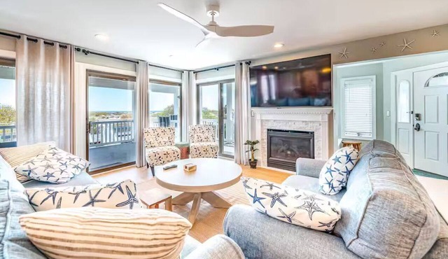 BEACHFRONT on BOARDWALK! 5BR/3BA, linens included, beach tags, beach gear!